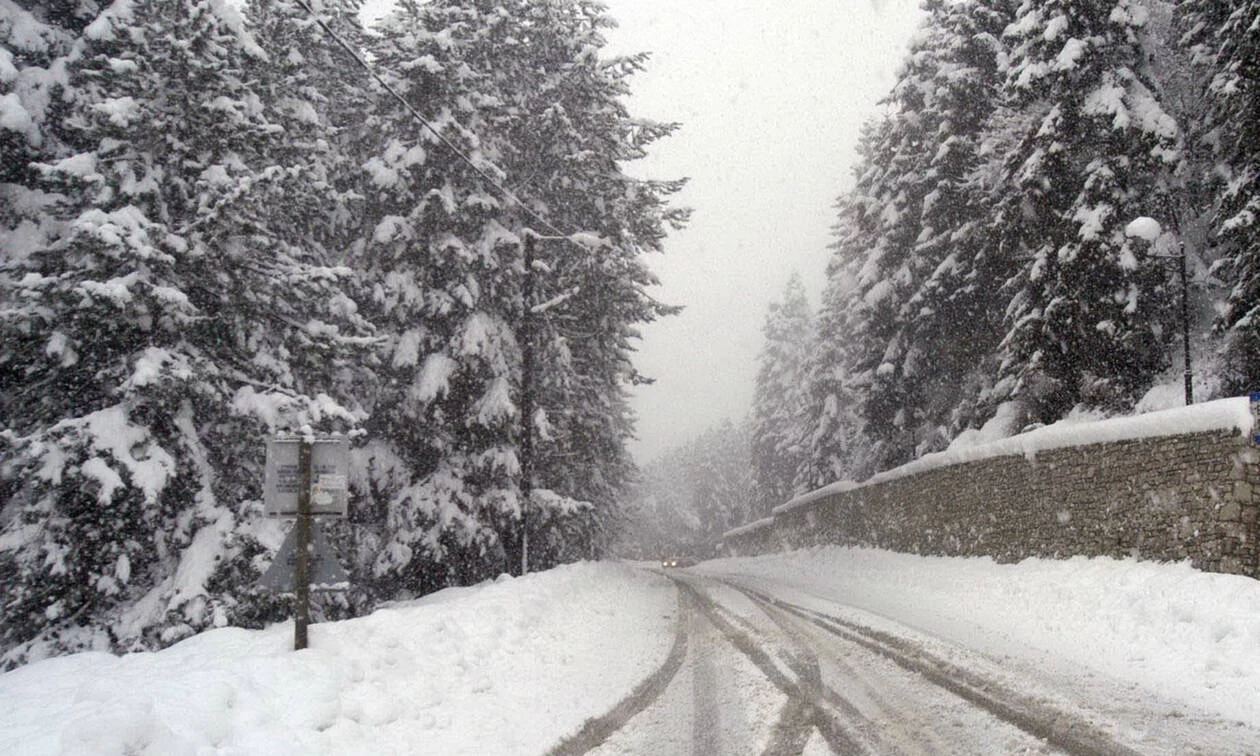 Η «Χιόνη» πλησιάζει με ραγδαία πτώση της θερμοκρασίας και πολλά χιόνια